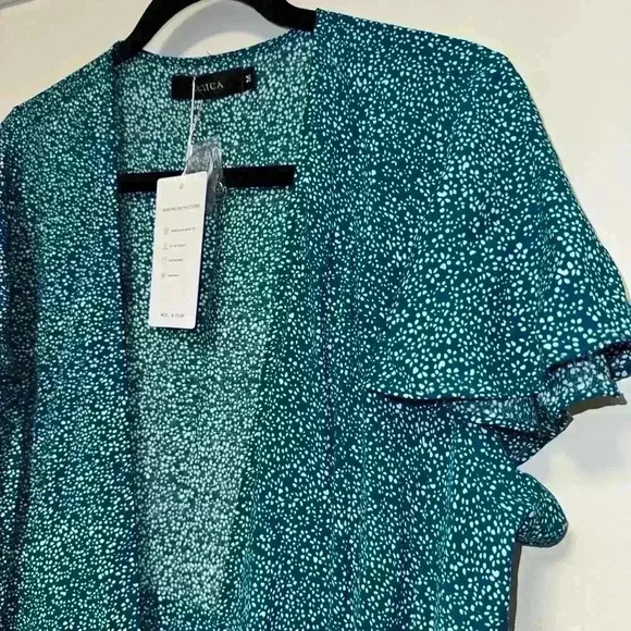 NWT! Zesica Teal Floral Wrap Dress with Ruffles Size M - Picture 3 of 10